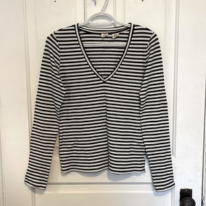 Levi’s black & white stripe v-neck waffle knit